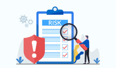 risicoanalyse uitgebeeld in cartoon met checklist met de titel 'risk'